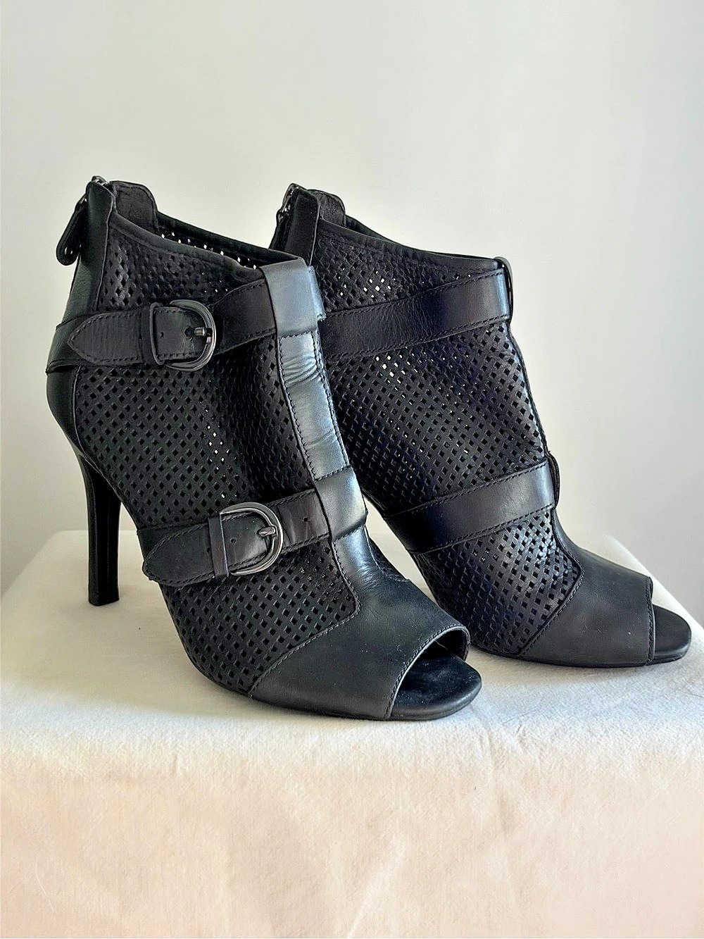 100% Leather Shoes Black Peep Toe Buckle Heels